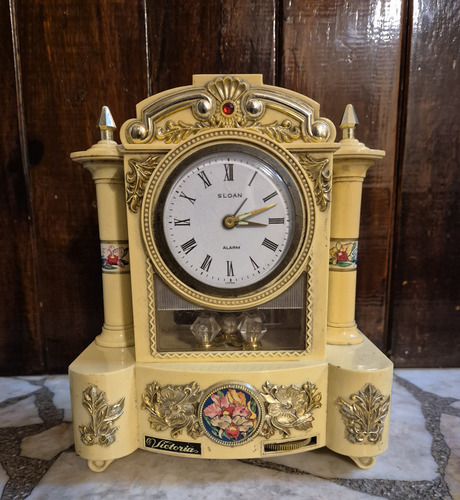 Reloj Antiguo A Cuerda Con Caja De Musica. Amarillo (Usado)