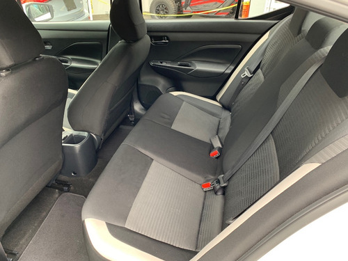 Imagen 3 de 14 de Nissan Versa Advance Mt 2020