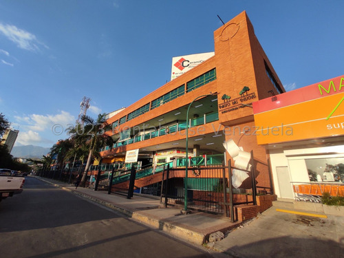 Alquiler De Local Comercial En Centro Comercial Reconocido En Maracay Ubicación Privilegiada 24-11731 Ec