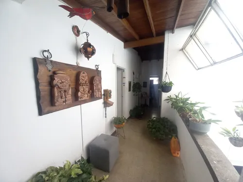 Casa En Venta En Los Colores. Cod V12695