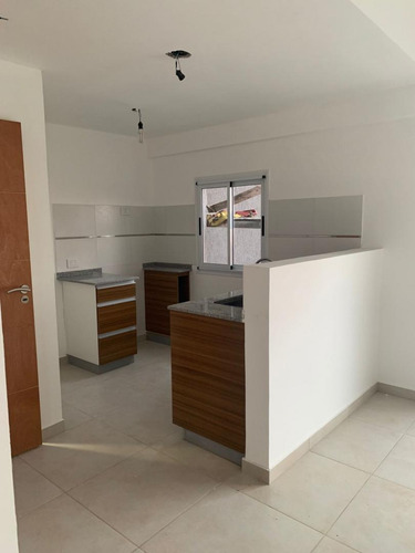 Imagen 6 de 10 de En Alquiler En En Martin Coronado Hermoso Departamento A Estrenar De 2 Ambientes Con Balcon Corrido 2do Piso Al Frente; Con Espacio Cochera Descubierta; No Se Permiten Animales. F: 9192