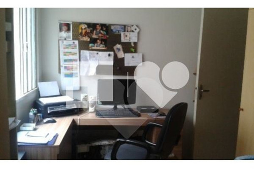 Apartamento Térreo Com Dois Dormitórios Em Bairro Nobre - 28-im415769