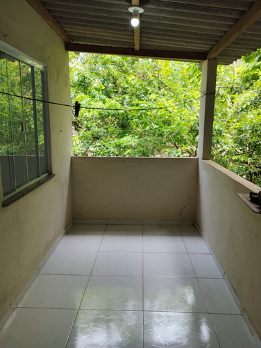 Duas Casas, Totalmete Independentes, Uma Sobreposta À Outra, Cada Uma Com 66m², Terreno Com Espaço Para Mais Construções, Terreno Com Rgi,