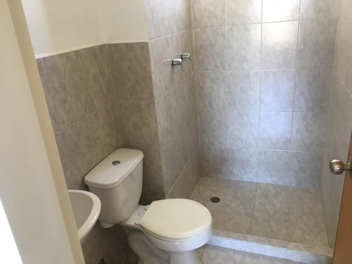 Maribel Morillo & Naudy Escalona/ Cómodo Apartamento En Zona Oeste En Venta En Urb. Alta Vista Barquisimeto Lara, Venezuela/ 2 Dormitorios 2 Baños 72 M²