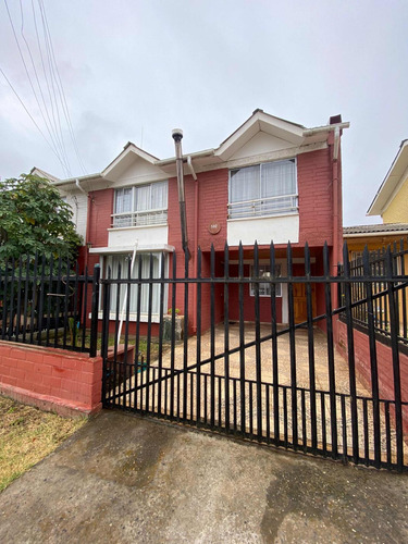 Hermosa Casa En Pichilemu | 6 Dormitorios Y 2 Baños
