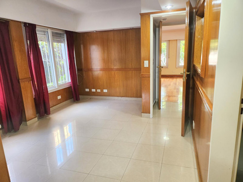 Martinez- Alquiler Casa 6 Ambientes Cercana Colegio Lincoln