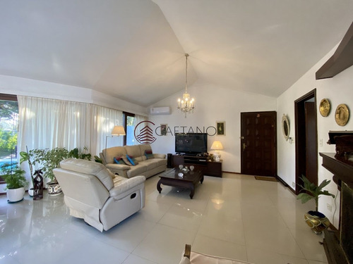 Imagen 5 de 28 de Hermosa Casa, Ubicada En Un Lugar Inmejorable!