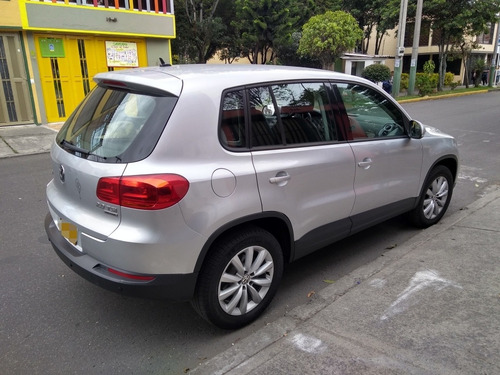 Volkswagen Tiguan Trend & Fun 2.0 Plata 5 Puertas