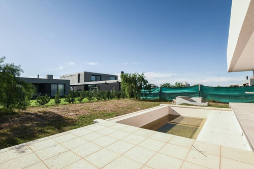 Venta Casa Moderna A Estrenar En Vida Funes