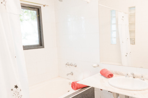 Casa En Venta En Carlos Paz De Categoria A 100 Metros Del Lago
