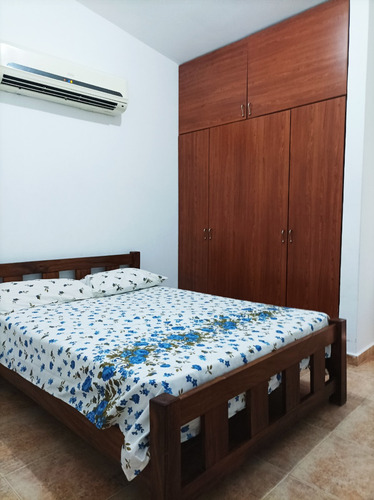 En Venta Casa De 2 Plantas Precio De Oportunidad, Cocina Concepto Abierto, Calle Cerrada, Urbanización Alto Hatillo. Ln