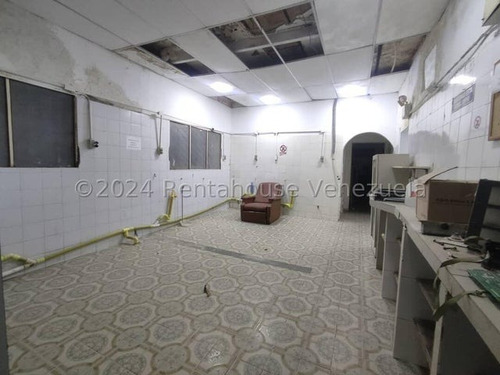 Casa Comercial En Venta En Los Rosales