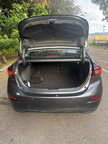 Mazda 3 2.0 Touring