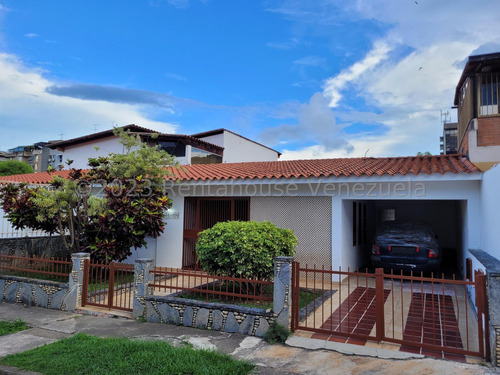 Casa En Venta En Macaracuay 24-4299 Yf