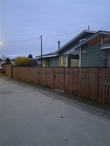 Casa En Venta De 2 Dorm. En Frutillar