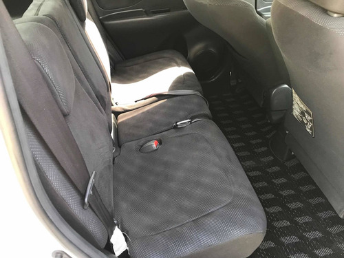 Imagen 6 de 8 de Toyota Ractis 1.5 Automática