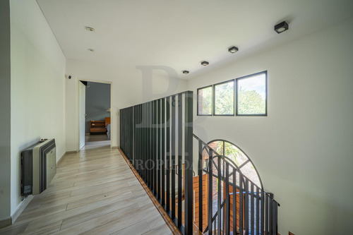 Excelente Casa En Venta Miraflores Country Club - Las Lomitas