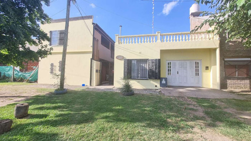 Venta Casa 2 Amb + 4 Dptos Monoambiente - Moreno 