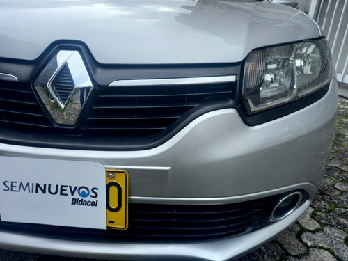 Imagen 16 de 24 de Renault Logan Privilege 2017