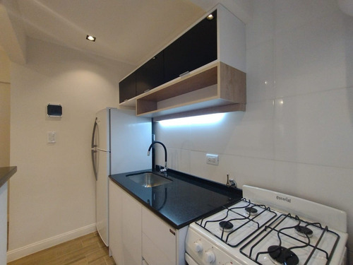Imagen 2 de 10 de Venta / Departamento 2 Ambientes Contra Frente Con Cochera / Mar Del Plata