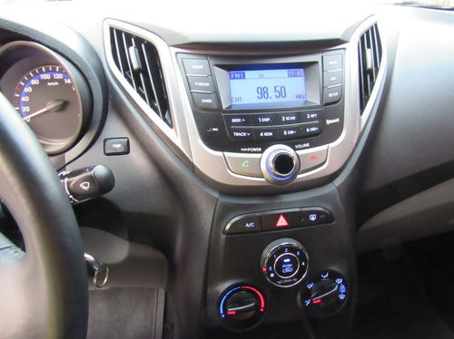 Imagem 12 de 15 de Hyundai Hb20s 1.6 Premium 16v