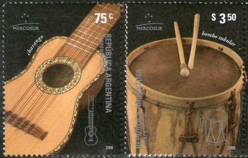 Argentina 2 Sellos Instrumentos Musicales = Mercosur 2006 