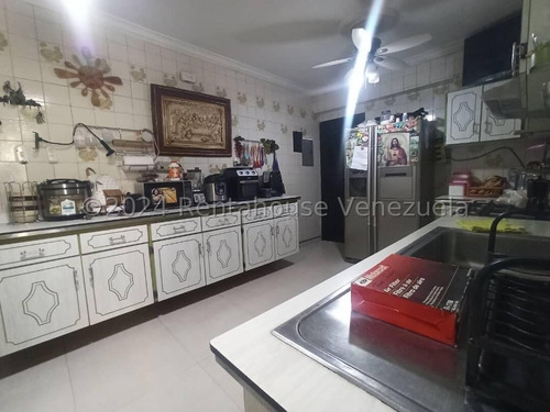 Yorli Perez Vende Apartamento En Zona Oeste, Barquisimeto Lara Contáctame*