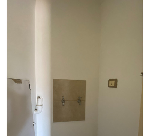 Amplio Departamento, Piso 12, A Pasos Del Metro Santa Lucía