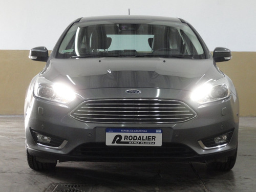 Imagen 2 de 13 de Ford Focus Titanium