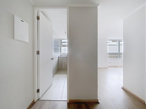 ¡moderno Dpto En Macul: 2 Privados, 1 Baños!