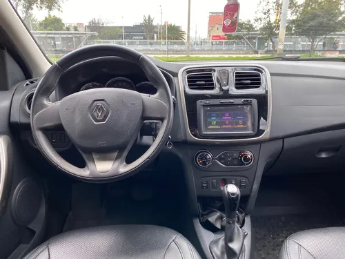 Renault Logan 1.6 Privilege / Intens