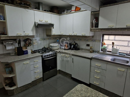 Casa En Ñuñoa Con 3 Dormitorios Y Gran Conectividad