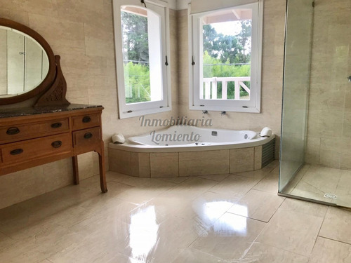 Venta Casa 4 Dormitorios Y Servicio Barrio Lugano - Ref: 1005