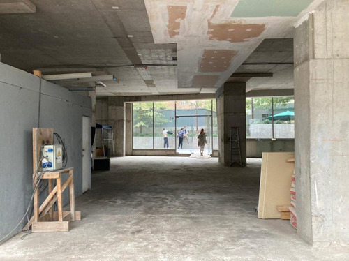 Local Comercial En Arriendo En Edificio Plaza Bucarest