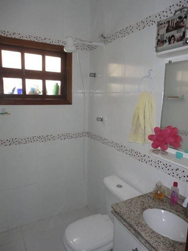Imagem 1 de 8 de Casa, 2 Dorms Com 54 M² - Maracanã - Praia Grande - Ref.: Hm960 - Hm960