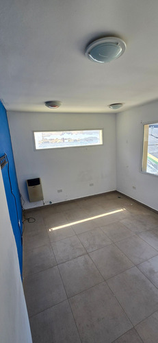 Venta Casa 2 Pisos 3 Dorm C/ Local Y 2 Departam