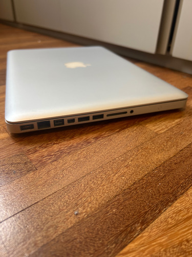 Macbook Pro 2009 - 8gb - 240ssd - 2,53 Ghz Intel Core 2 Duo Prateado (Usado)