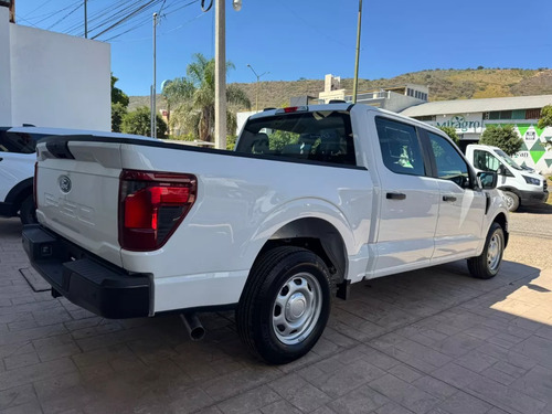 Ford F-150 2024 4x2 V6