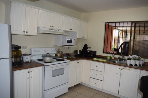 Imagen 9 de 19 de Casa Amplia En Residencial Fernanda Con Seguridad, A 800 Mts Iglesia Aserri
