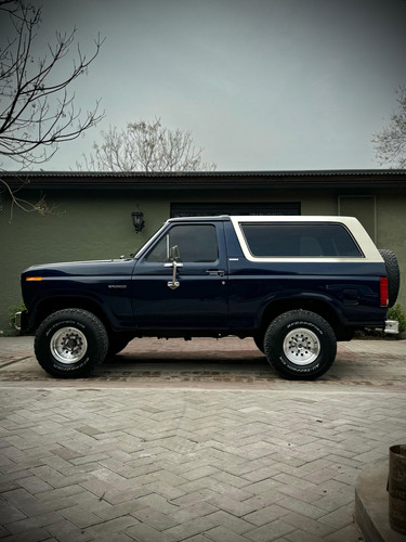 Ford Bronco XLT V8 302