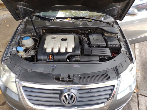 Imagen 14 de 15 de Volkswagen Passat 2.0 Tdi Caja Manual De 6 Velocidades