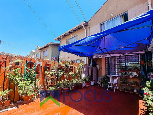 Casa En Venta De 2 Dorm. En Padre Hurtado
