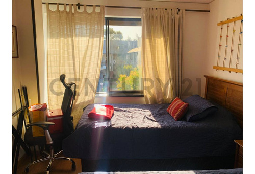 Venta Depto. Duplex 2d/2b Condominio En Alcántara