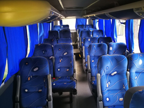 Imagen 7 de 10 de Transporte De Pasajeros Camioneta Combi Traslados Aeropuerto