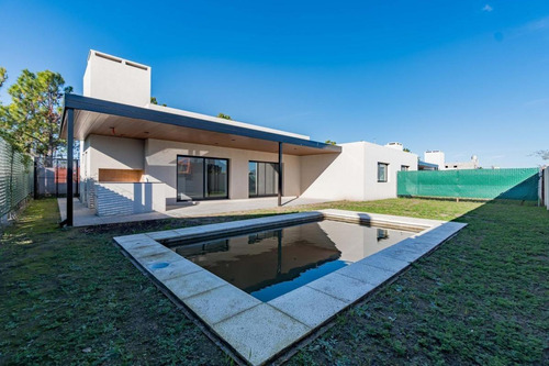 Venta/permuta Casa 3 Dormitorios Pileta - Funes Don Mateo. Etapa 1 Apto Credito