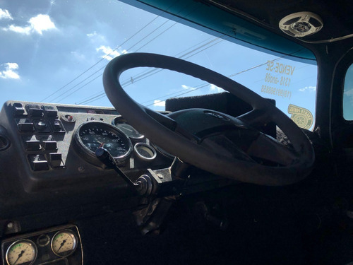 Imagem 6 de 14 de Mercedes Benz 1318
