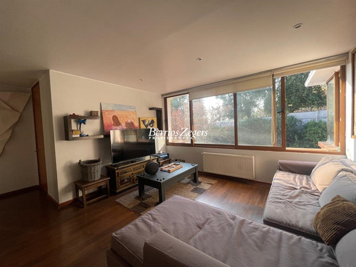 Casa En Arriendo De 4 Dorm.4 Baños En Condomin En Las Condes