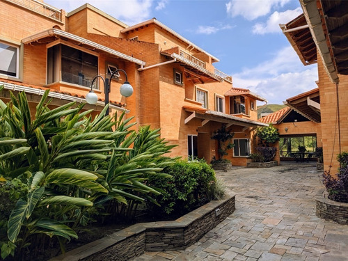 Se Vende Townhouse En Villas Del Country, Guataparo Terrazas Del Country Club Atth-220  Ab