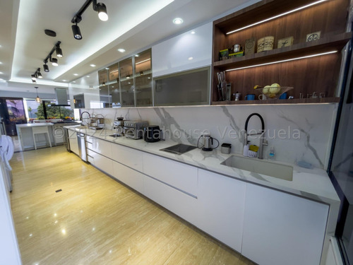 Ss: Vende Apartamento 24-28320 En San Roman De 253,81 M2, 3h/5b/3pe