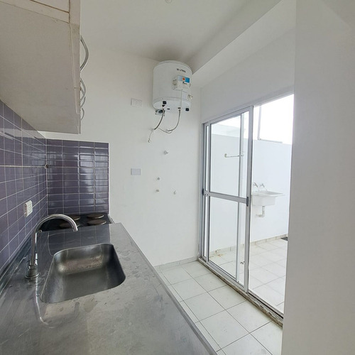 Venta Ph 2amb Con 2 Patios, Sin Expensas, Flores